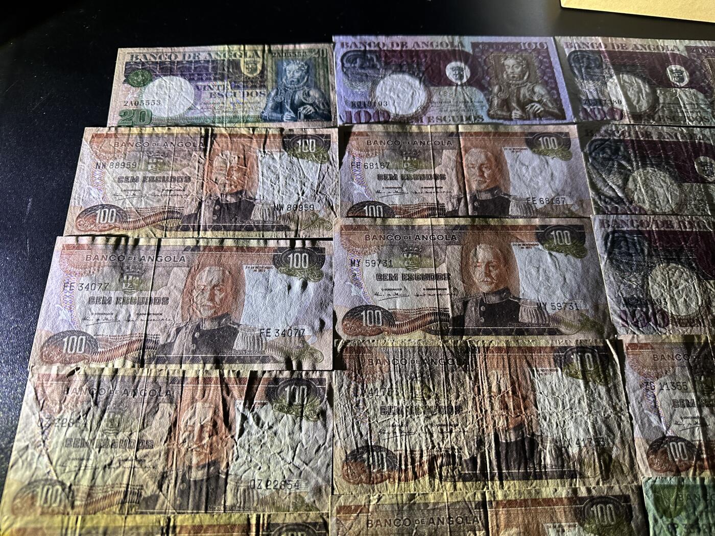 《外钞收藏家》第五百九十八期（2026年新年第一场）（本平台长期征集拍品、欢迎藏友们联系合作） 安哥拉20-1000面额 几个版本24张一起 非全新 品相如图