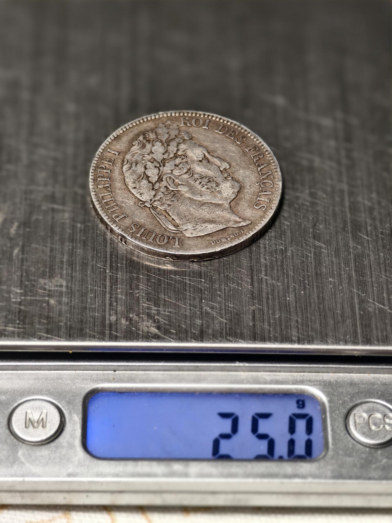 抚柳草堂-第五期章牌钱币（元旦欢庆场） 奖章勋章限时免佣 满百包邮 放漏专场 1834法国菲利普一世5法郎银币 重25g  老包浆整体状态不错 被低估的品种