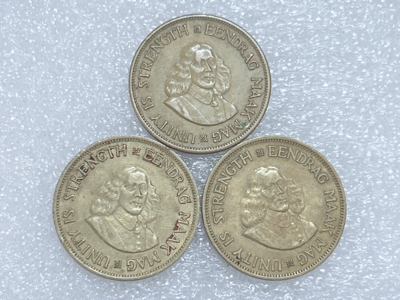 第一海外回流一元起拍收藏 散集专场  第285期 南非1962/63年吕贝克总统1分黄铜币 3枚