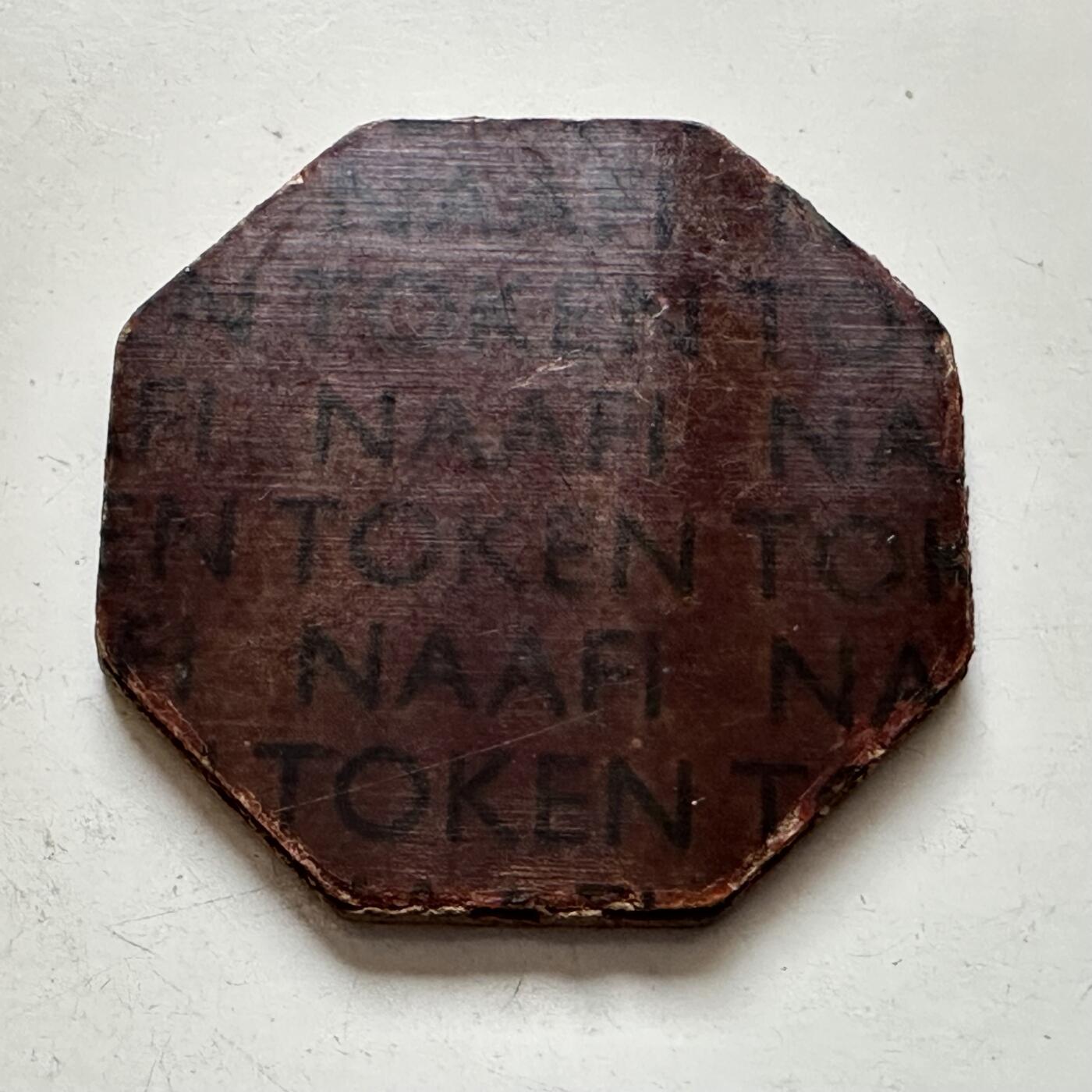 🌹外币初藏🌹🐯2026年第1场  每周二四六晚8️⃣点 接代拍 二战时期英国NAAFI（海陆空三军协会）法国战区八角形木质/硬纸板军用代币1/2法郎 仅44-45年短暂使用