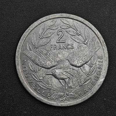 【淘币小摊】实时拍第八百三十八拍   散币银币场   满百包邮可预留二周 每周一统一发货   - 喀里多尼亚1977年2法郎铝币