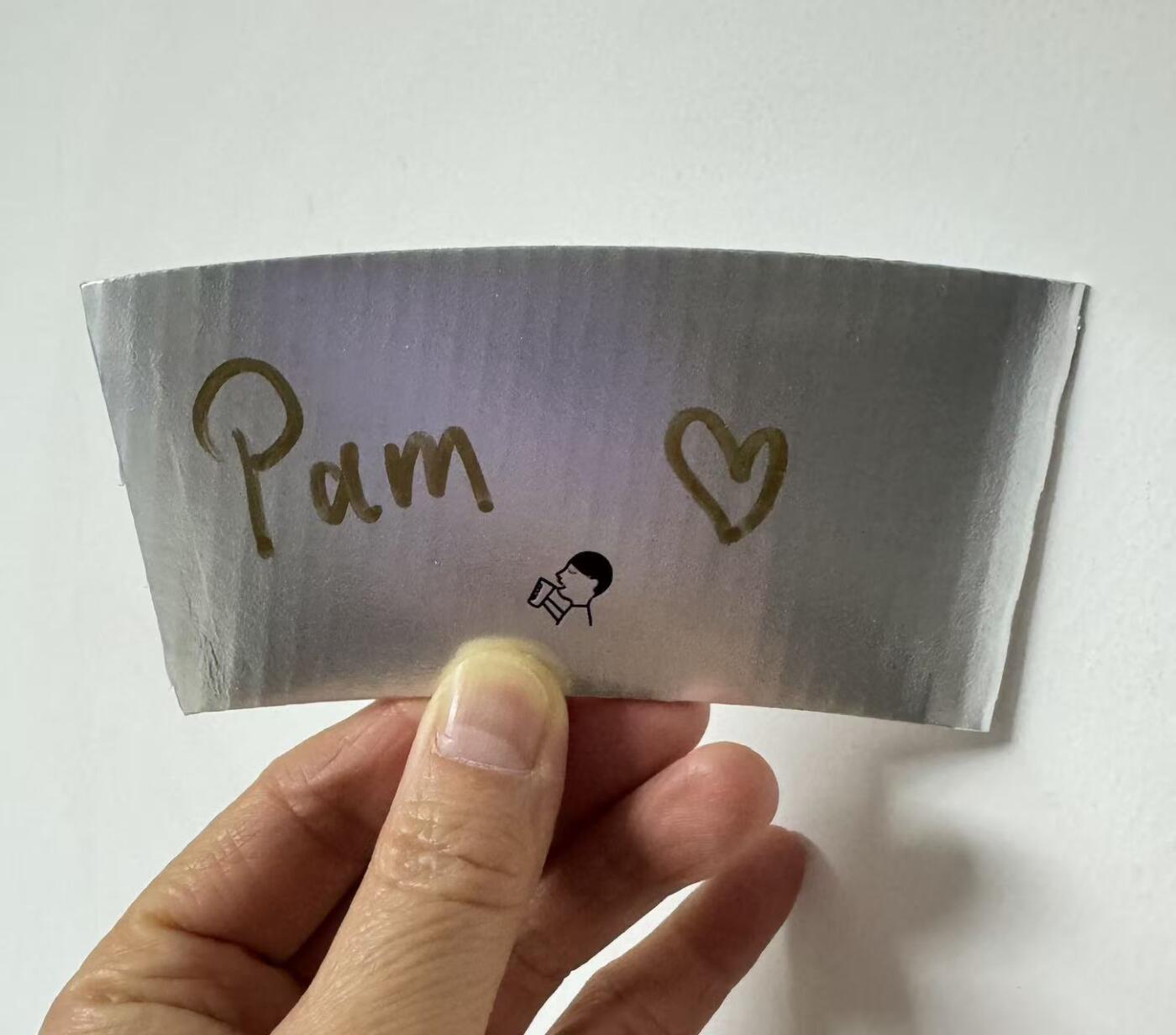 零元拍：全球知名健身达人 ﻿帕梅拉Pamela Reif﻿ 签名所代言的喜茶液态金属银限定杯套！（不含杯子）