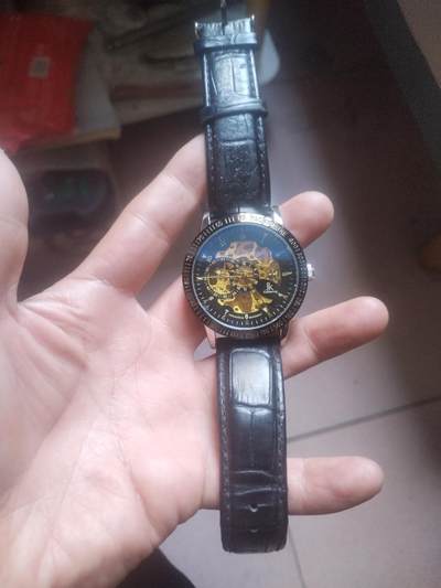 手表 - 机械表。