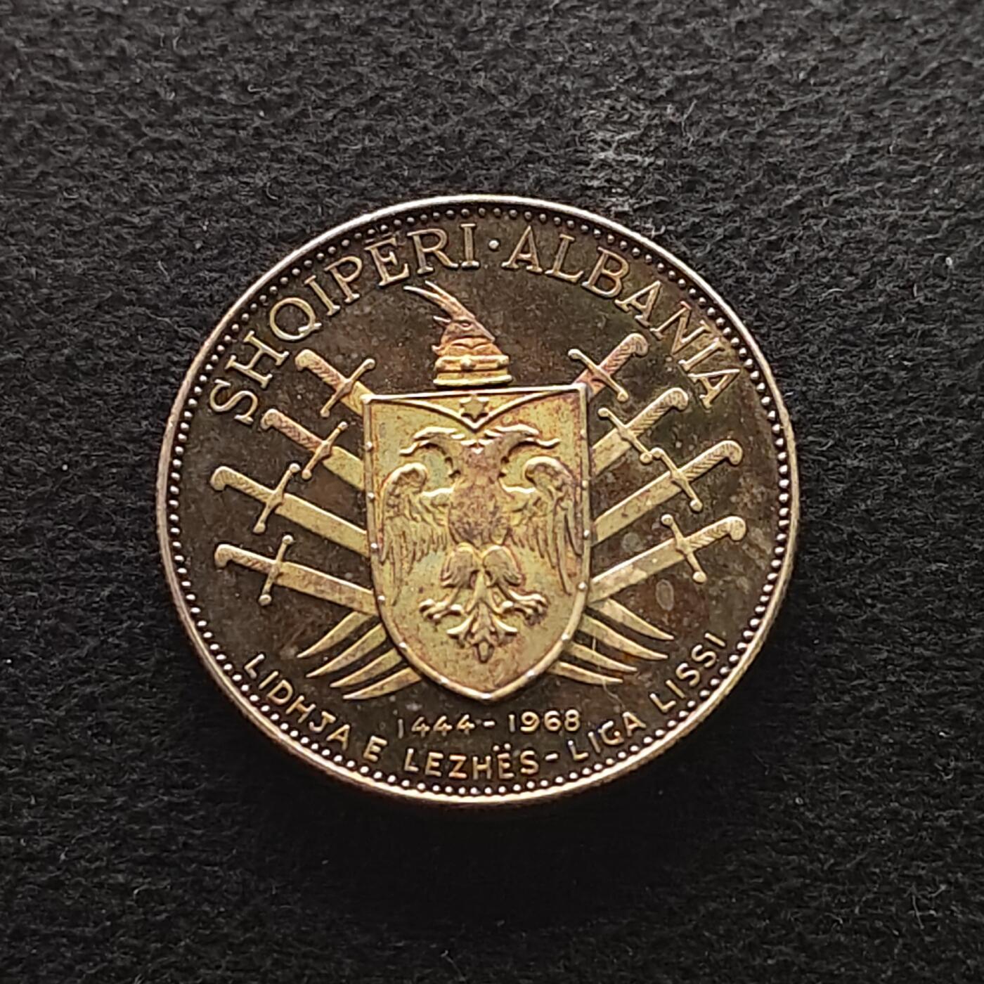 【全场包邮】纯粹捡漏拍491场（免费代拍第28场） 【罕见】阿尔巴尼亚1970年5列克斯坎德培战胜土耳其人的500周年纪念精制（30毫米16.66克）纪念银币-量500