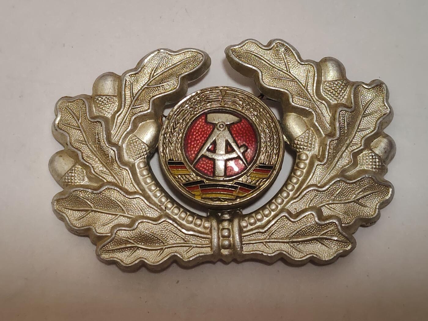 韵星假日拍卖第三十四期 -- Rimey Holidays Auction 34 民主德国军官帽徽