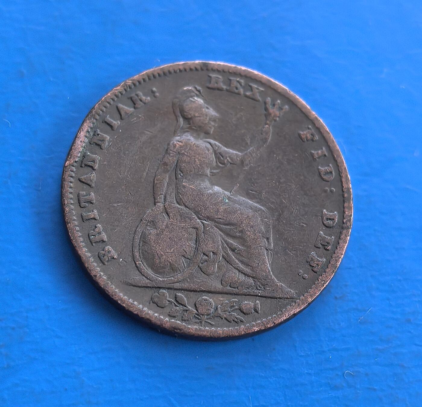 外国优质老铜币高银银币，周六九点倒数截拍，满百包邮，持续收拍 英国1837 年乔治三世半便士铜币，正面君主像、背不列颠尼亚女神纹章，见证英帝国扩张与工业革命发轫。百年包浆凝岁月痕，虽磨损仍存经典符号。属工业革命初期货币标本，承载殖民与统治脉络，填补英币收藏早期序列，藏 19 世纪初历史变迁余温，小众却具厚重时代印记 。