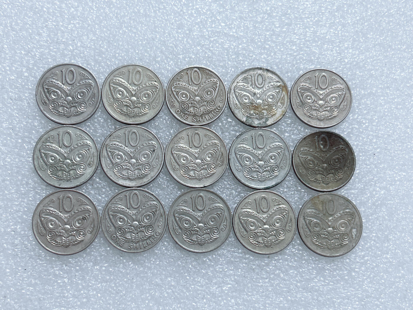 第一海外回流一元起拍收藏 散集专场  第285期 新西兰10分硬币 15枚 花冠女王版