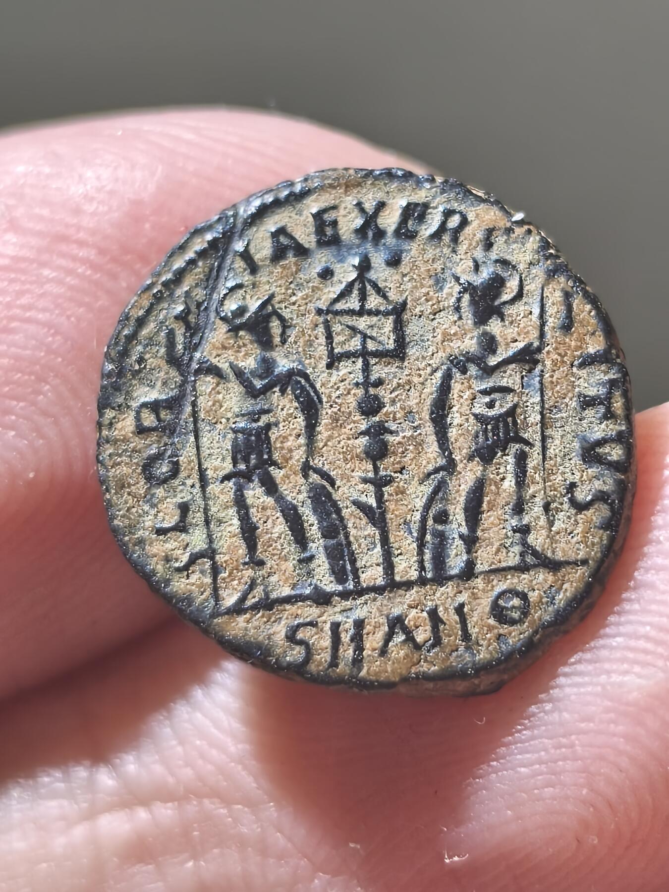 星盘世界钱币2026一月十日新年古典精品大拍 精彩纷呈 精品！罗马帝国 公元337-361年 君士坦提乌斯二世 努米铜币，非常可爱漂亮的一枚小铜币