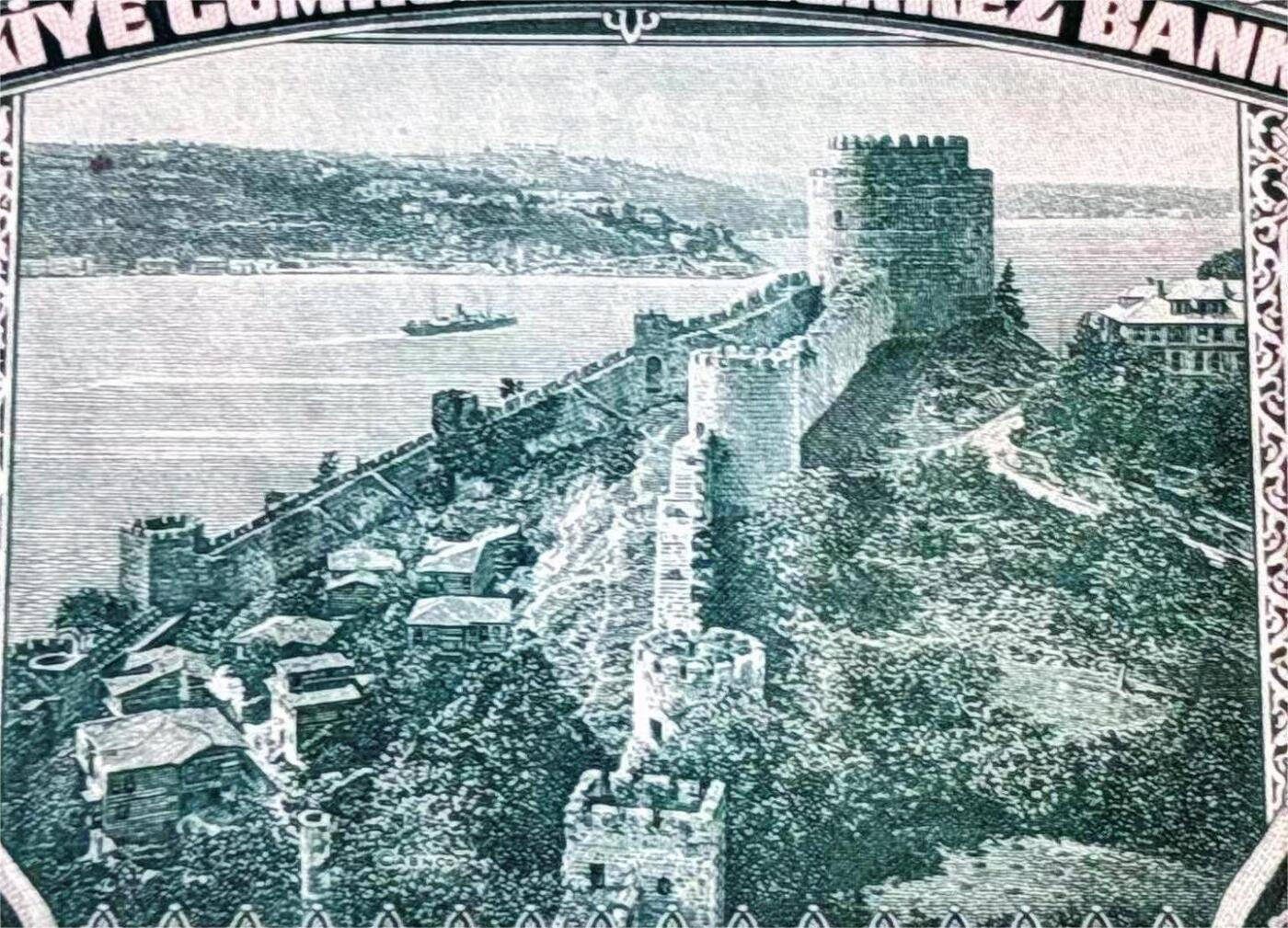 【Blue Auction】世界纸币精拍第770期——18级TOP拍卖/信誉/品质/专业/高效💫 土耳其 1947年100里拉 最高值 PMG65EPQ 绝品样钞 ABNC出品 雕刻非常精美 高价值 正面系土耳其第二任总统穆斯塔法 背面雕刻精美大气的如梅利堡垒是全世界的军事建筑物中最美丽的杰作之一，又称之为欧洲堡垒，是苏丹麦合麦征服伊斯坦布尔时（1452年）仅用4个月建造的，如今为土耳其著名景点