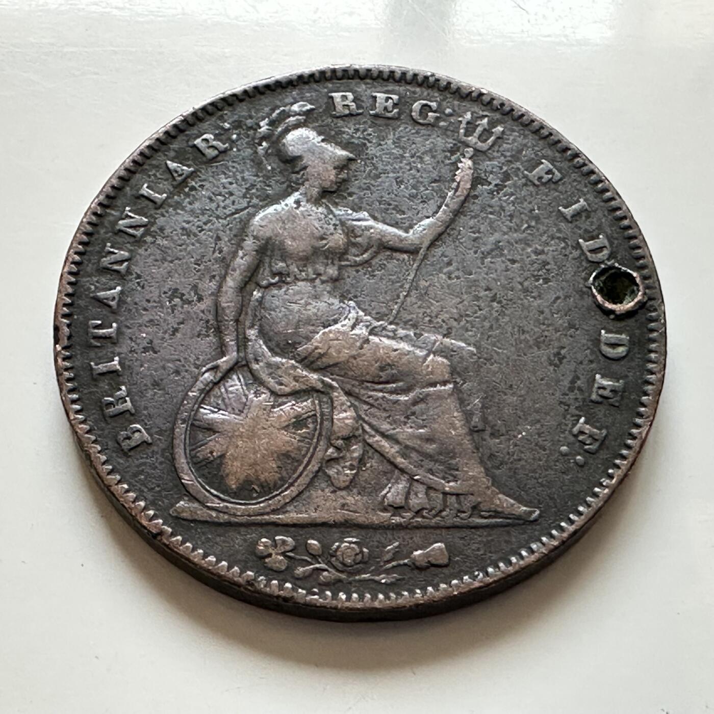 🌹外币初藏🌹🐯2026年第1场  每周二四六晚8️⃣点 接代拍 英国1854年一便士 大铜币 孔未穿