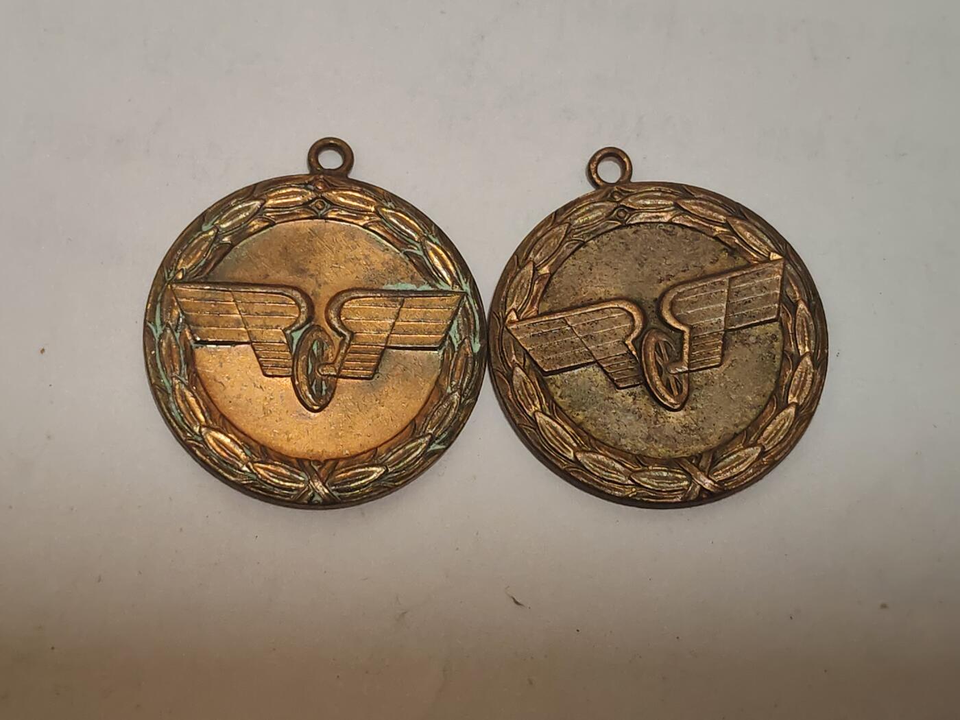 韵星假日拍卖第三十四期 -- Rimey Holidays Auction 34 民主德国邮政忠诚服务奖章铜级章头一组