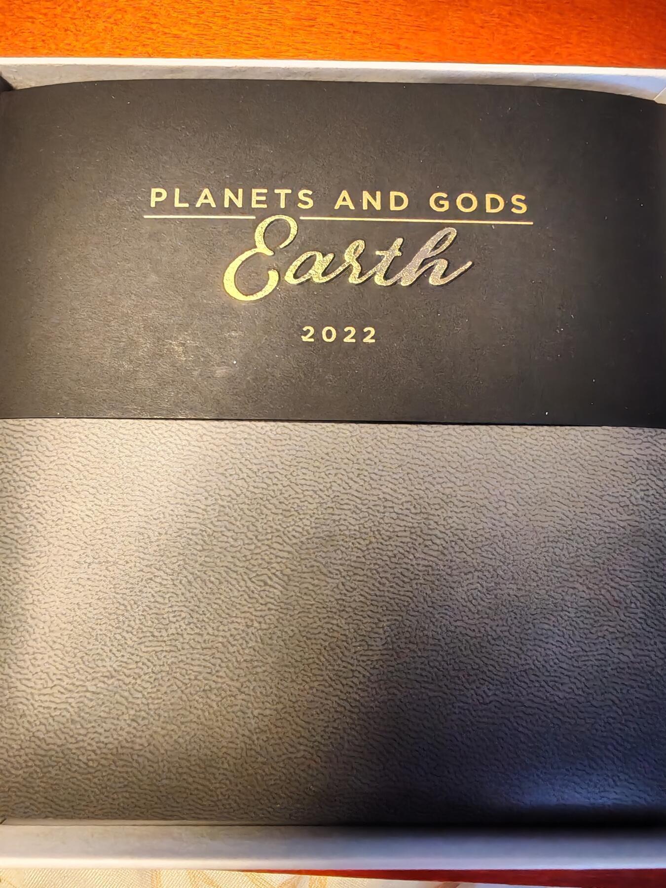 长老汇蛇年精选第九十场拍卖 2022喀麦隆太阳系之地球女神2000法郎2盎司高浮雕仿古彩色银币，数码打印技术，999银，500枚，盒证全