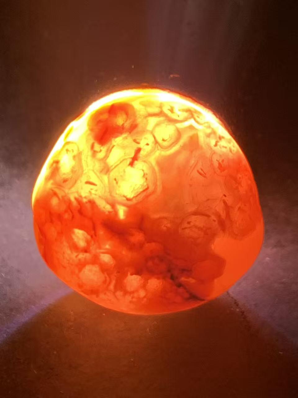 精美红白荔枝冻水冲籽川料南红玛瑙原石一颗