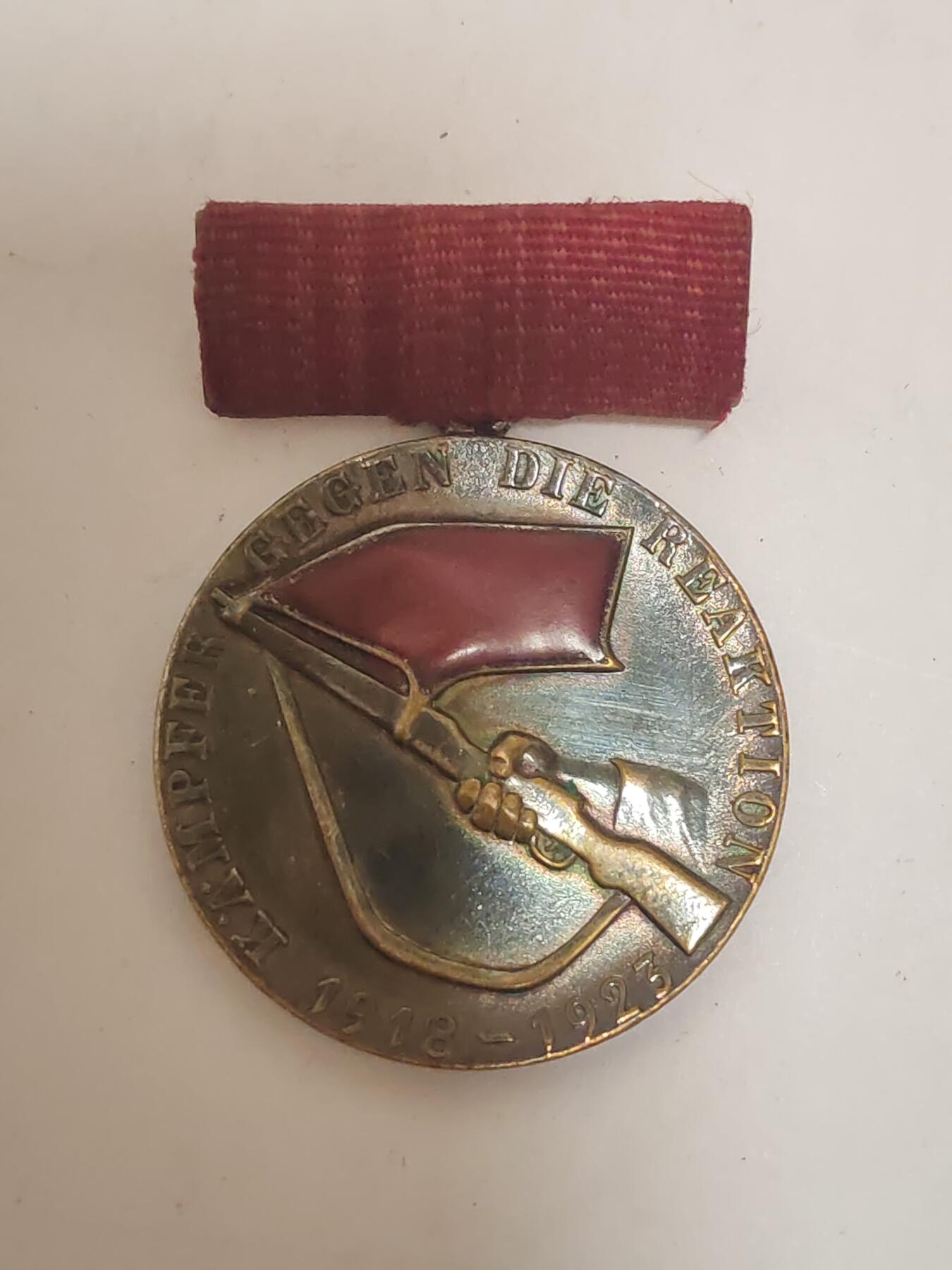 韵星假日拍卖第三十四期 -- Rimey Holidays Auction 34 民主德国1918-1923参与德国工人阶级斗争奖章  非常稀少 颁发1918共产党活动的人士 局部热珐琅 获得难度极高