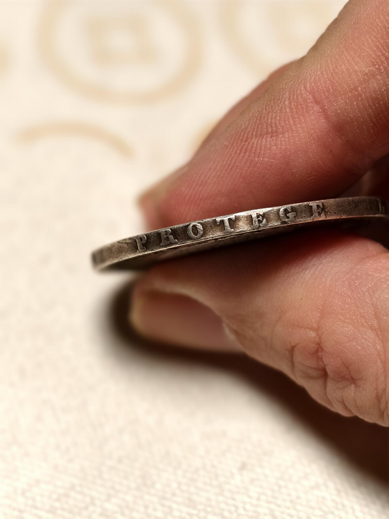 抚柳草堂-第五期章牌钱币（元旦欢庆场） 奖章勋章限时免佣 满百包邮 放漏专场 1834法国菲利普一世5法郎银币 重25g  老包浆整体状态不错 被低估的品种