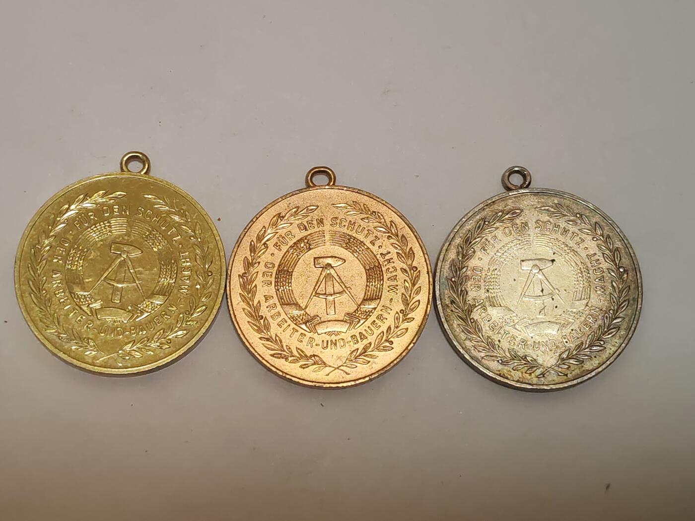 韵星假日拍卖第三十四期 -- Rimey Holidays Auction 34 民主德国章头一组