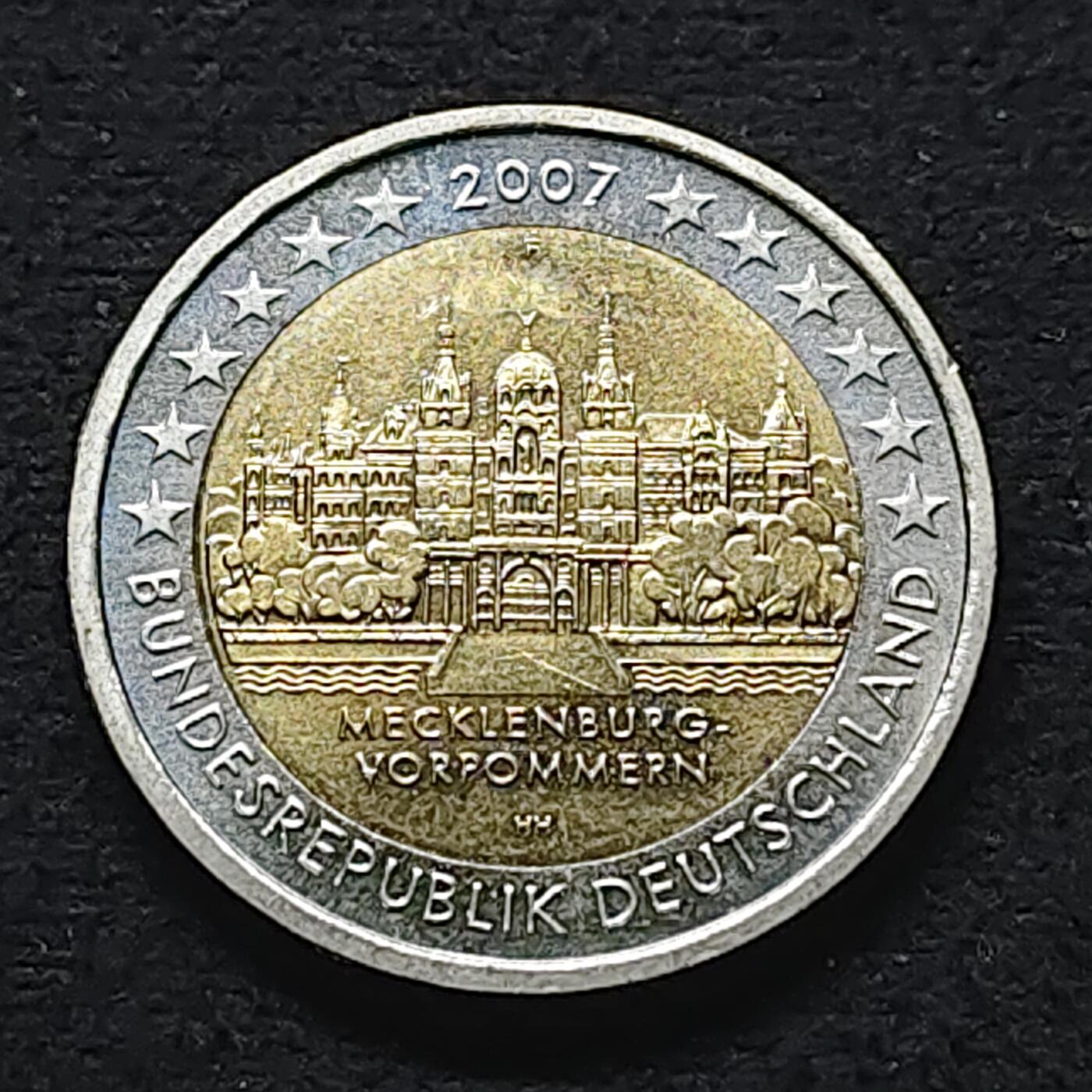 【全场包邮】纯粹捡漏拍490场（免费代拍第27场） 德国2007年2欧元州币系列梅克伦堡-伏波默恩州施韦林城堡双色纪念币