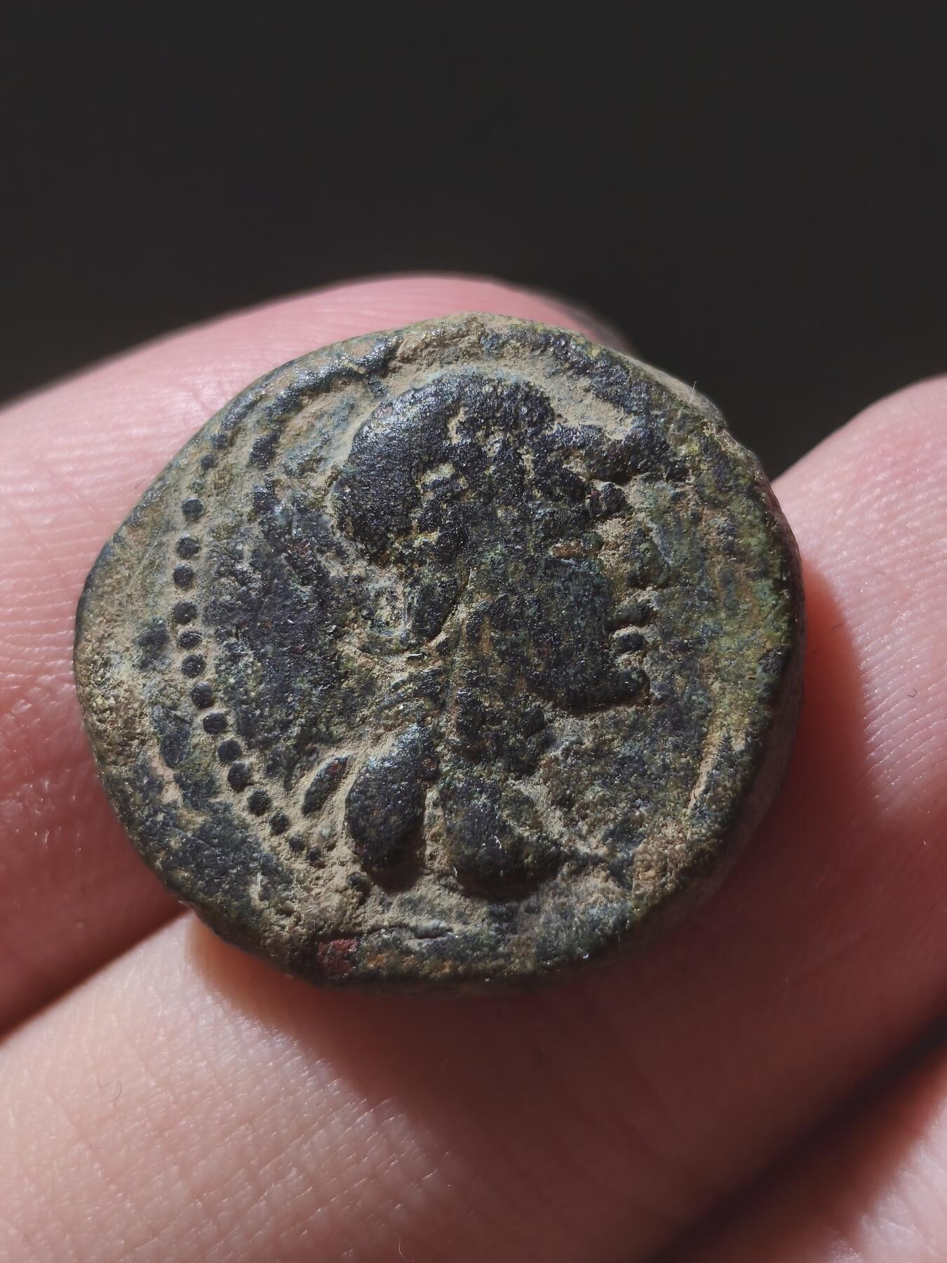 星盘世界钱币2026一月十日新年古典精品大拍 精彩纷呈 希腊化末期-雅典娜铜币7.33g 背面胜利女神以及塞琉古年（条支年） 非常清晰 叙利亚-阿帕米亚城市自发行铜币 曾经很出名的币