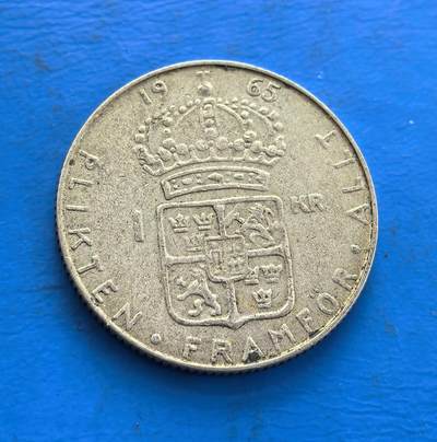 外国优质老铜币高银银币，周六九点倒数截拍，满百包邮，持续收拍 - 瑞典1965 年 1 克朗银币，正面古斯塔夫六世像，背面王室纹章， 银质包浆厚重。见证战后君主制脉络，北欧币艺凝王权符号，流通存世渐稀。属王室币系标本，藏瑞典历史与货币美学，小众收藏触摸异域君主传承 。