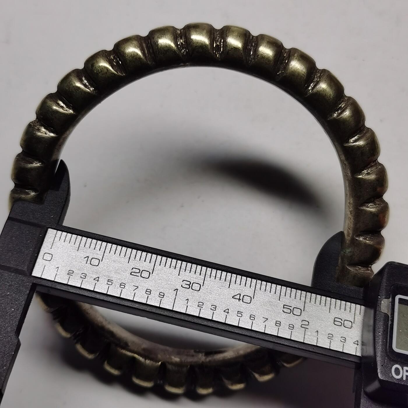 杂件专场92期 清代老银竹节手镯，重31.9克