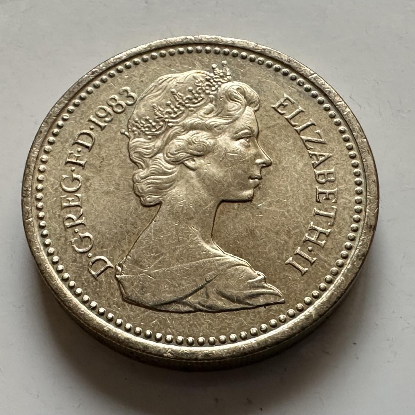 🌹外币初藏🌹🐯2026年第1场  每周二四六晚8️⃣点 接代拍 英国1983年一英镑 全新