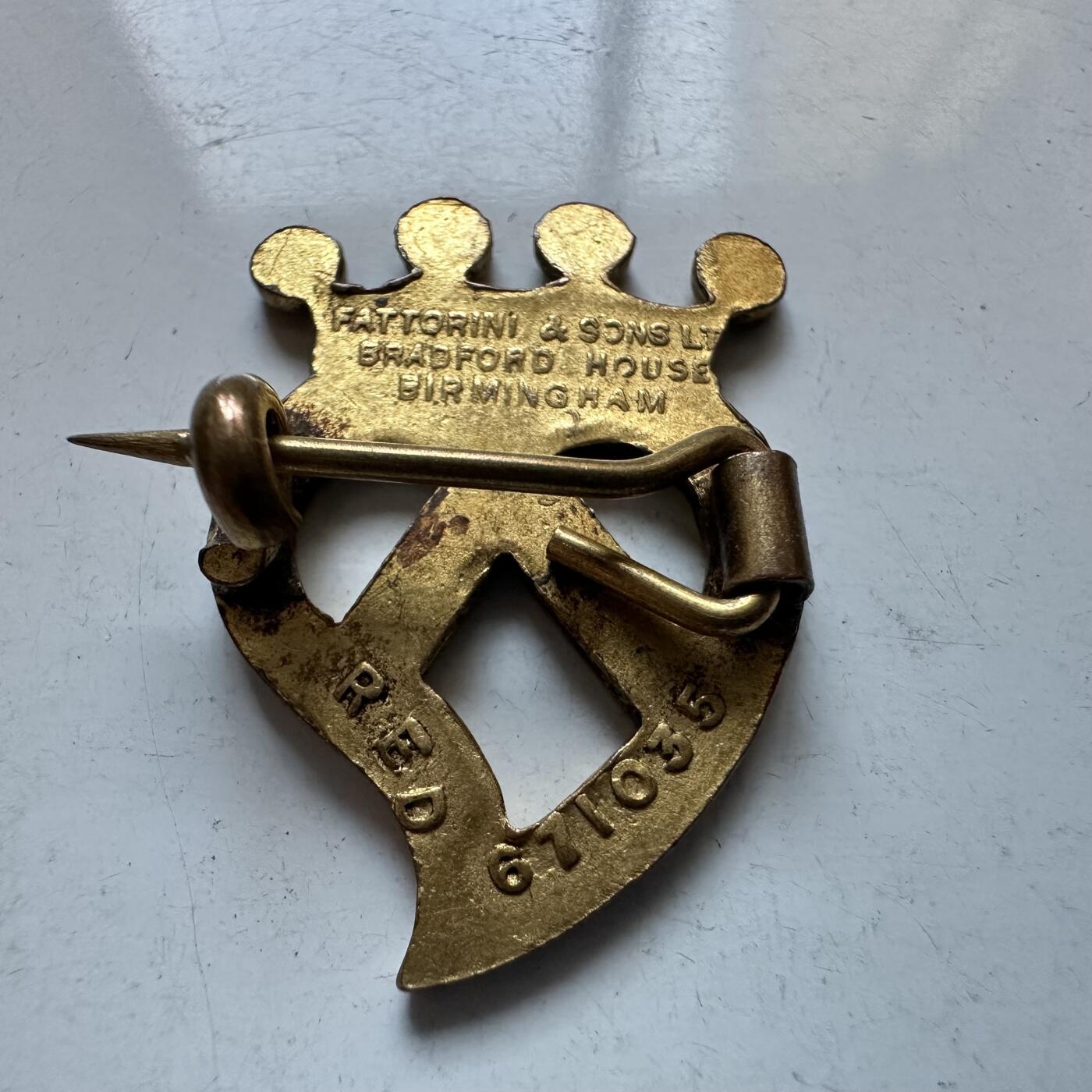 🌹外币初藏🌹🐯2026年第1场  每周二四六晚8️⃣点 接代拍 英国SRWI会员徽章 珐琅工艺