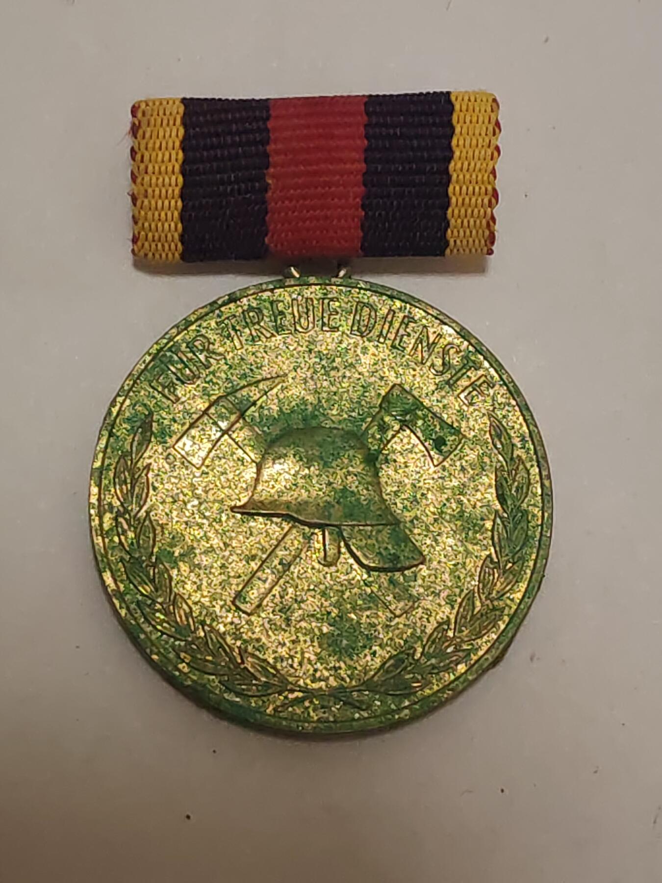 韵星假日拍卖第三十四期 -- Rimey Holidays Auction 34 民主德国金级消防忠诚服务奖章