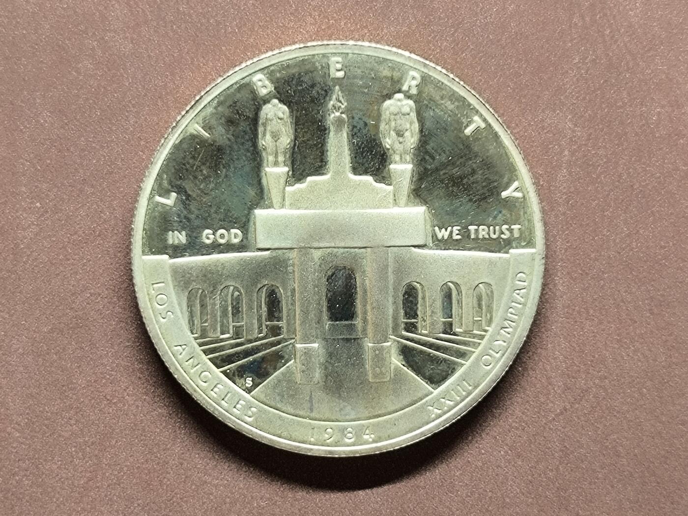 【日月同辉 第1场】元旦首场 无买家佣金 世界钱币 银币 【银币】1984年美国奥运会银币