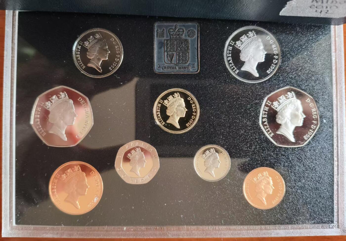 ❤️【币观天下】❤️ 第337期钱币拍卖- 2026.1.2周五晚上6点半场-长期征集拍品 英国1992年精制套币 含稀少的大50便士 欧盟轮值主席国