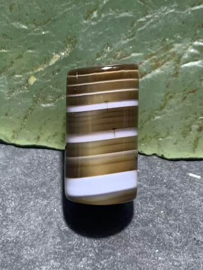 药师玛瑙直桶随形桶珠一颗， - 药师玛瑙直桶随形桶珠一颗，