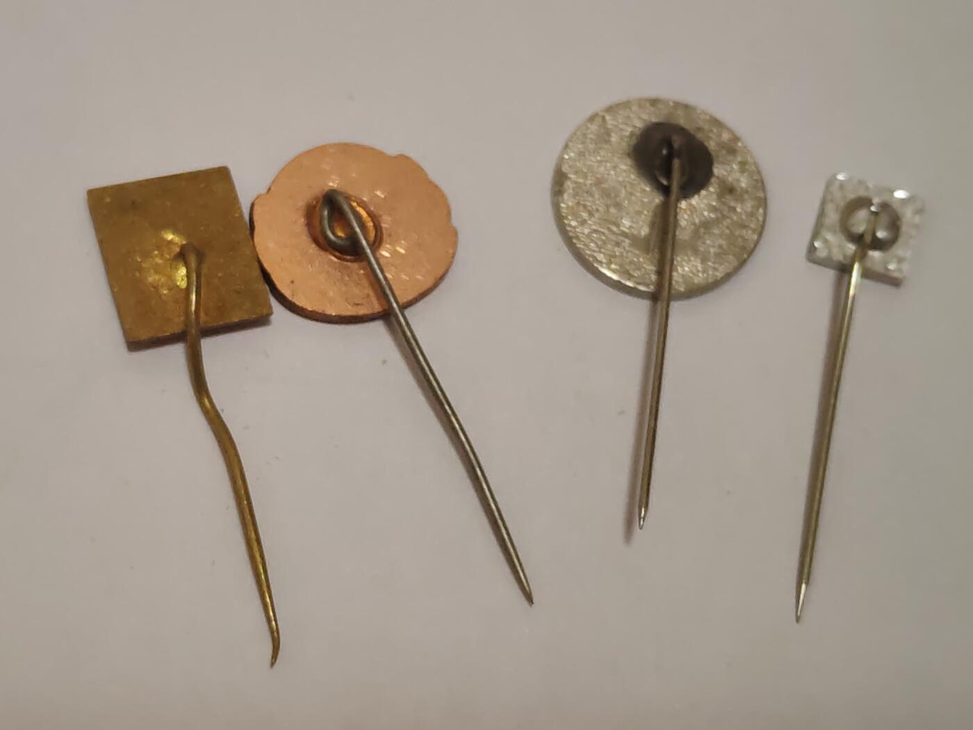 韵星假日拍卖第三十四期 -- Rimey Holidays Auction 34 民主德国插针一组