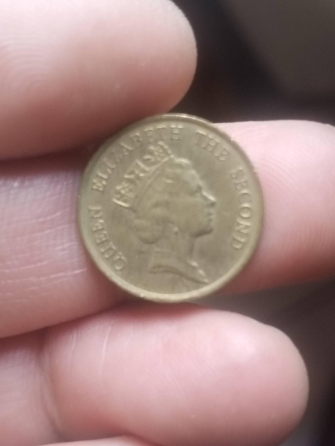 小小小钱币 1987年香港一毫。