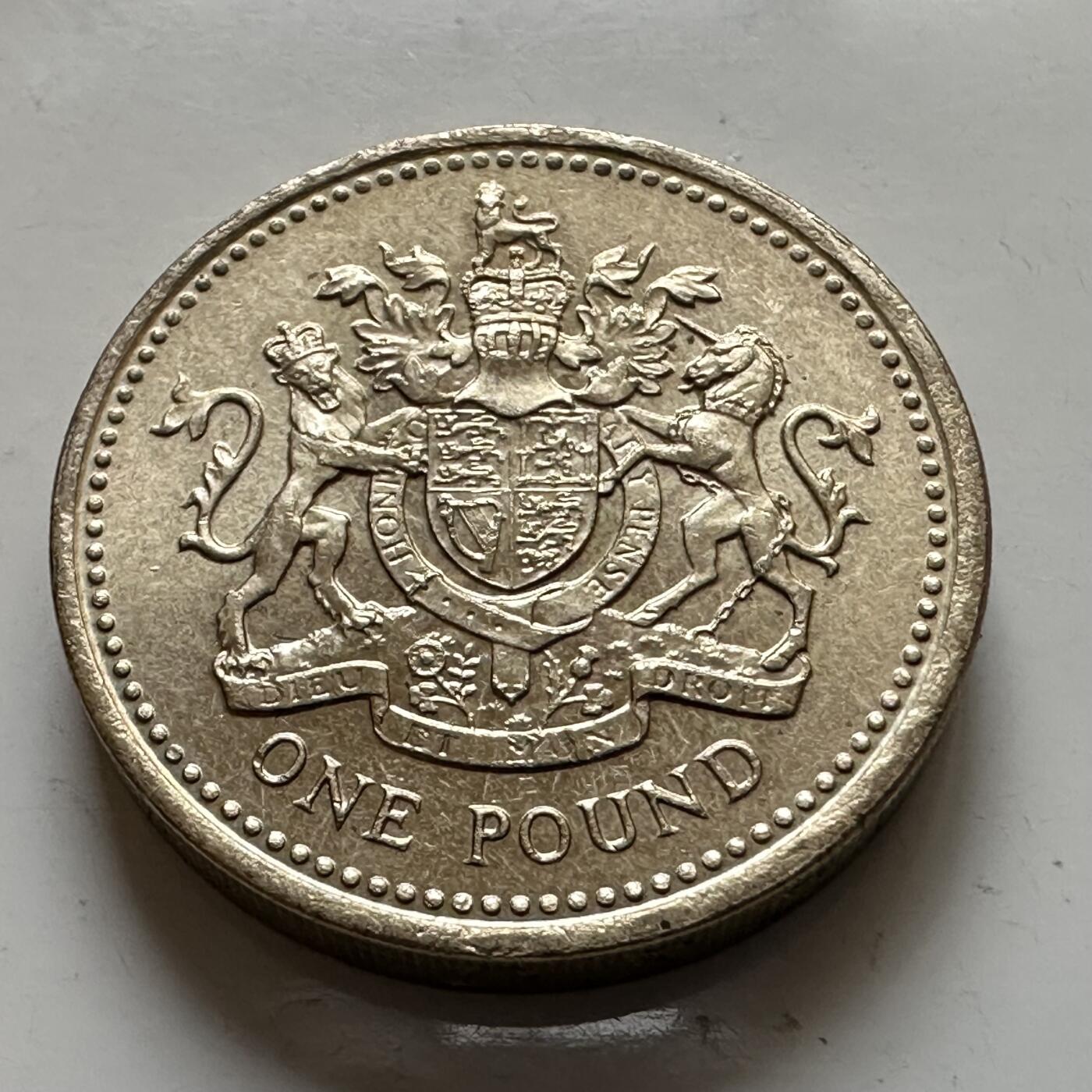 🌹外币初藏🌹🐯2026年第1场  每周二四六晚8️⃣点 接代拍 英国1983年一英镑 全新