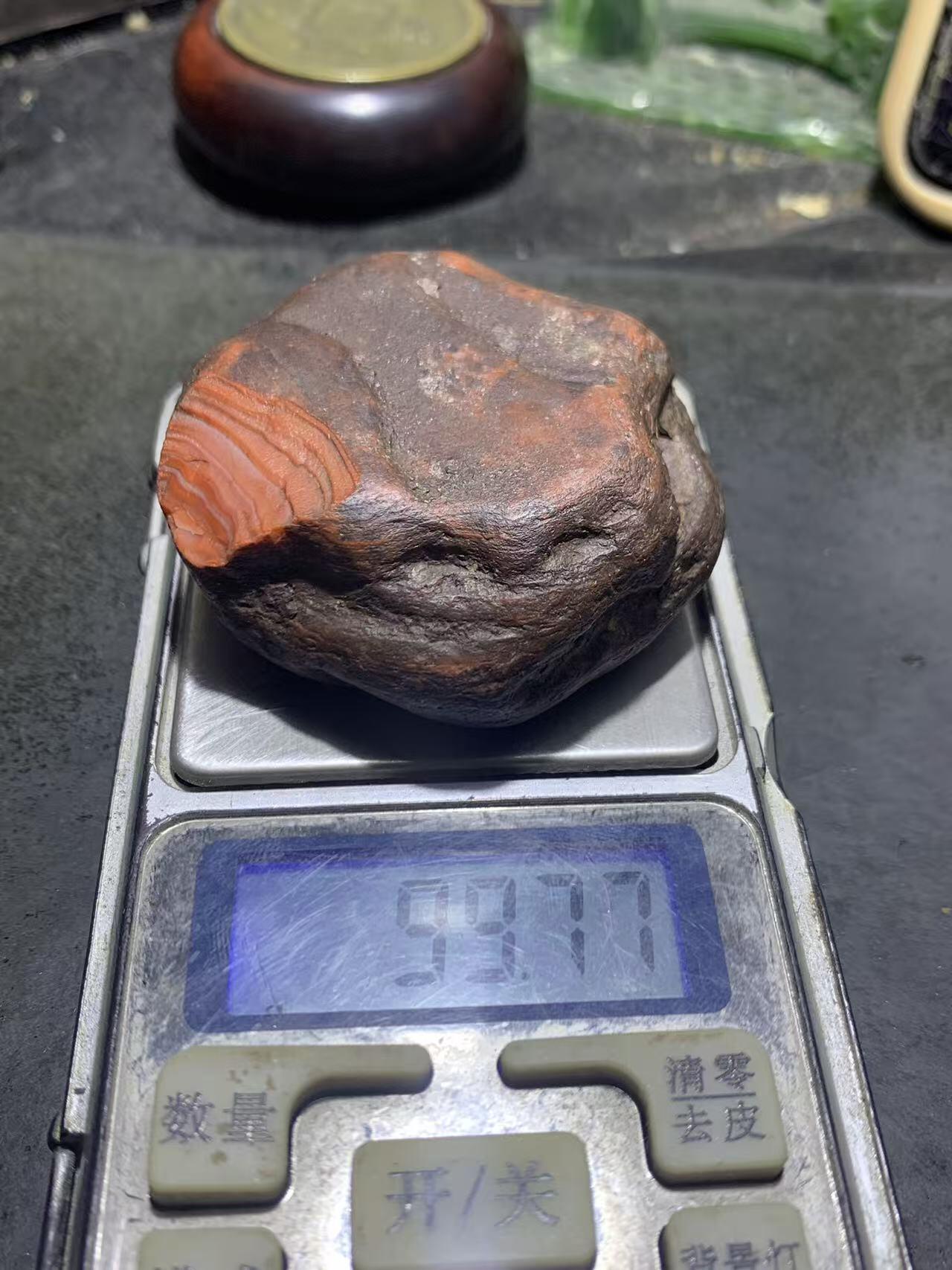 精美铁红皮开窗料南红玛瑙原石一颗