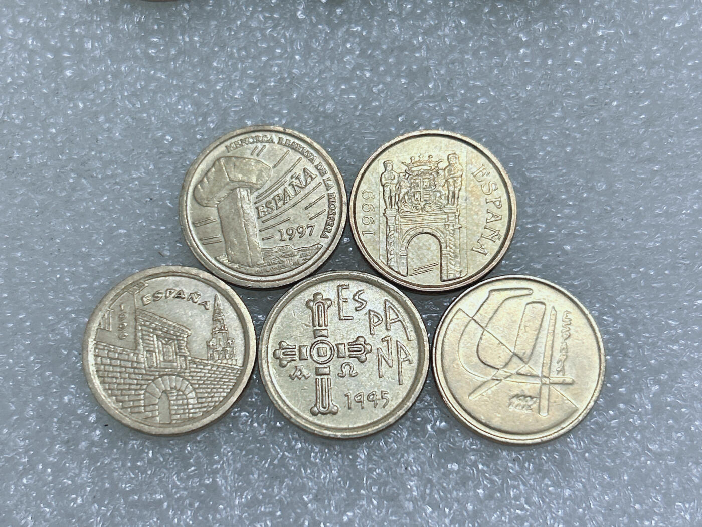 第一海外回流一元起拍收藏 散集专场  第285期 西班牙不同版本5比塞塔黄铜币 5枚