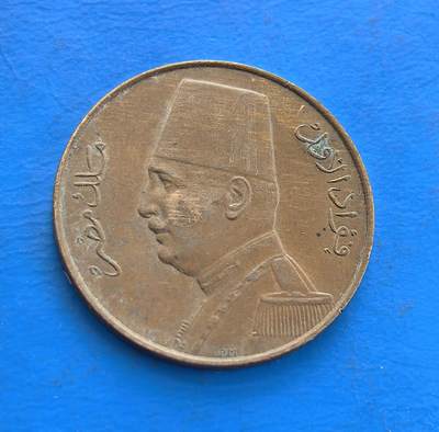 外国优质老铜币高银银币，周六九点倒数截拍，满百包邮，持续收拍 - 埃及 1932 年1 米莉姆铜币，属福阿德一世统治的王国时期，币面镌君主像、阿拉伯文及双纪年（1932 公历 + 1351 回历），融合伊斯兰与王室符号。青铜包浆载百年痕，见证殖民后国家转型，是中东君主制货币标本，解码北非货币史，小众收藏藏异域历史厚重与文化意趣 。