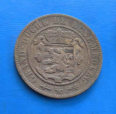 外国优质老铜币高银银币，周六九点倒数截拍，满百包邮，持续收拍 - 卢森堡大公国 10 生丁铜币，铸于君主制时期，正面花环融橄榄（和平）、橡树（力量）寓意，背面纹章凝王室威严。承载 19 世纪欧陆铸币工艺，存世因岁月流通渐稀。见证小国历史脉络，解码卢森堡过往，藏欧陆小众币艺韵味，是触摸君主制货币符号的独特标本 。