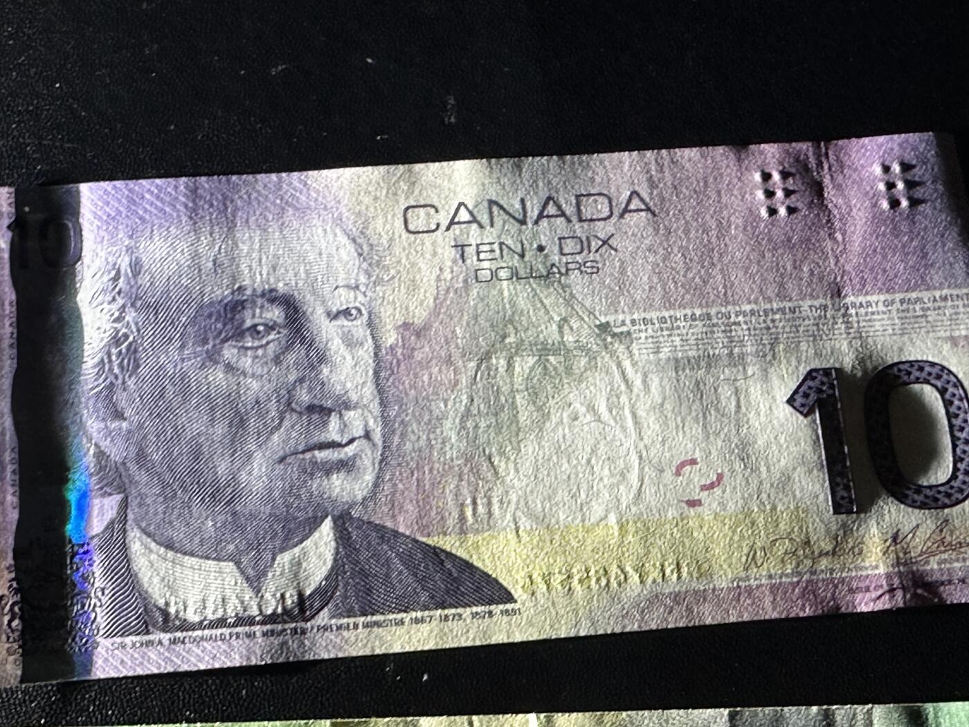 《外钞收藏家》第五百九十八期（2026年新年第一场）（本平台长期征集拍品、欢迎藏友们联系合作） 加拿大旅版10加元近全新+20加元非全新