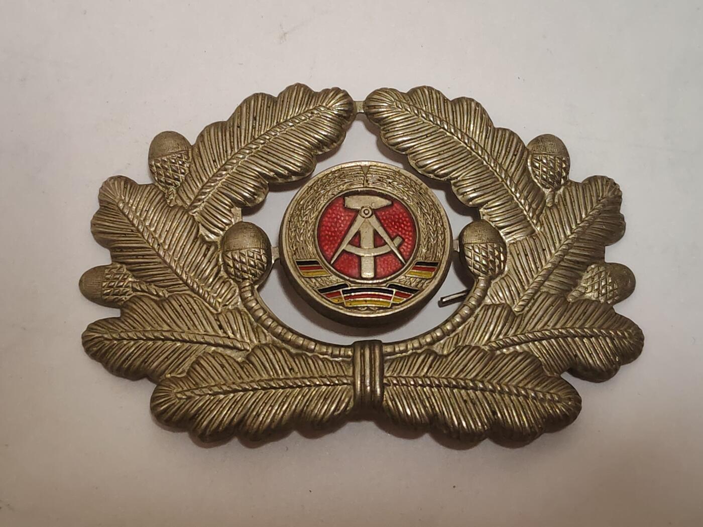 韵星假日拍卖第三十四期 -- Rimey Holidays Auction 34 民主德国军官帽徽