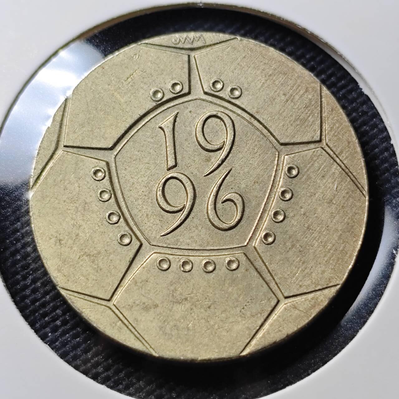 KK钱币收藏小铺 《套币 好品/批量散币专场》  2月预留时间 周末发货  1996英国2镑纪念币 世界杯纪念