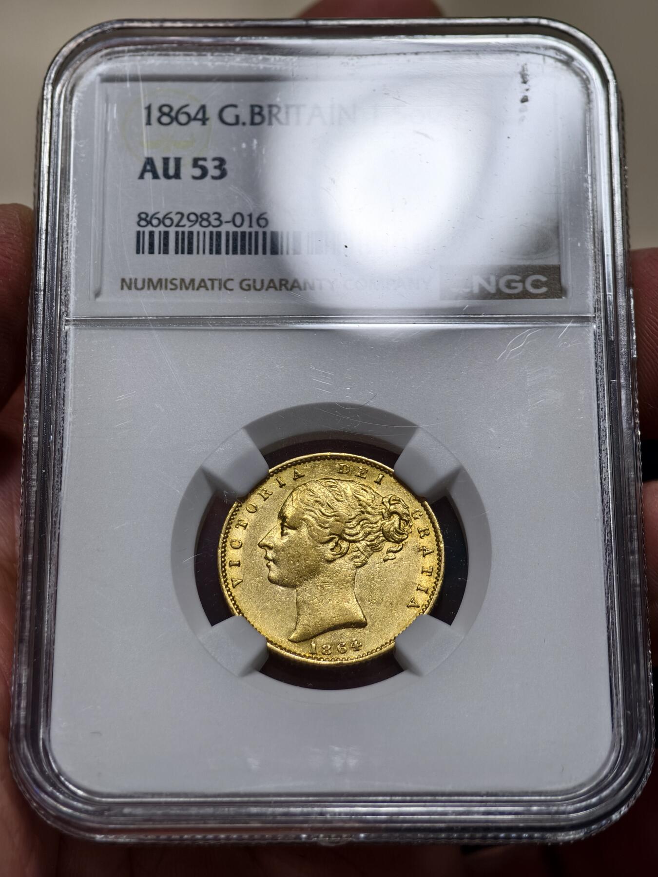 NGC-AU53英国1864年维多利亚女王青年版盾徽金币