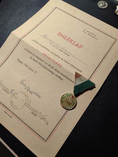 靖甫拍卖新拍第一场 - 匈牙利学霸奖章带证 50年代证书