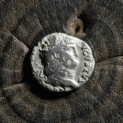 【良泉】第45期【直播场】1月15日晚19.30点开拍！ 208组，西方古代钱币、丝路古珠杂项专场 - 【藏家出品C】罕见 罗马帝国 公元54-68年 尼禄 第纳尔银币，2.5克