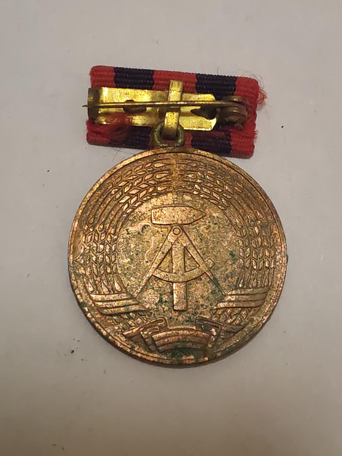 韵星假日拍卖第三十四期 -- Rimey Holidays Auction 34 民主德国铜级消防忠诚服务奖章