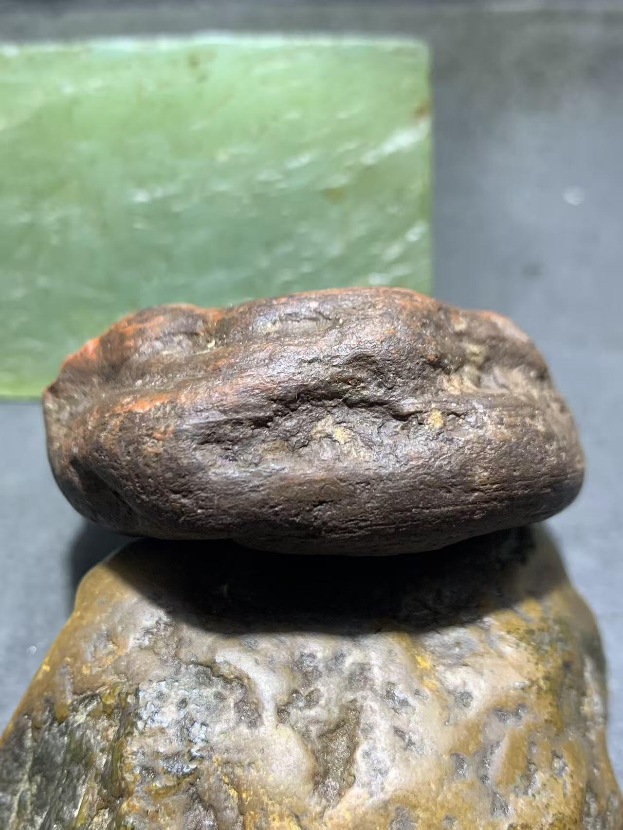 精美铁红皮开窗料南红玛瑙原石一颗