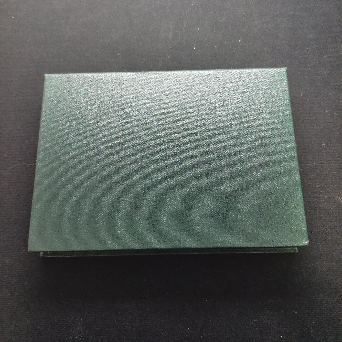 【全场包邮】纯粹捡漏拍491场（免费代拍第28场） 【罕见】牙买加2001年官方精制套币-含联合国儿童基金会精制克朗型（38.61毫米28.28克）纪念银币-量500