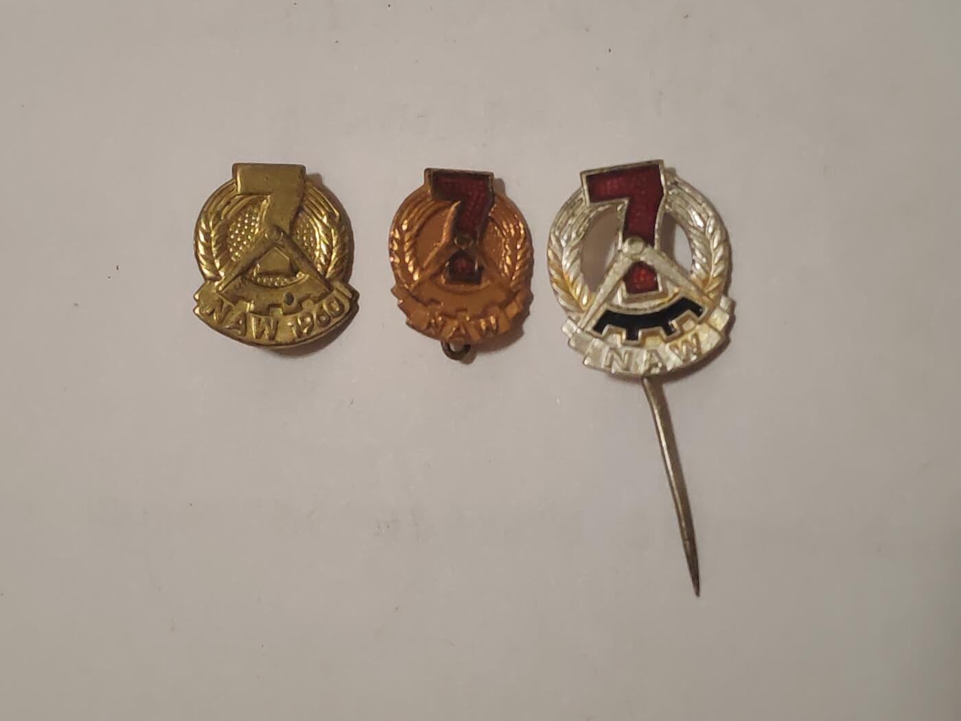 韵星假日拍卖第三十四期 -- Rimey Holidays Auction 34 民主德国七年计划劳动模范奖章、mini插针一组