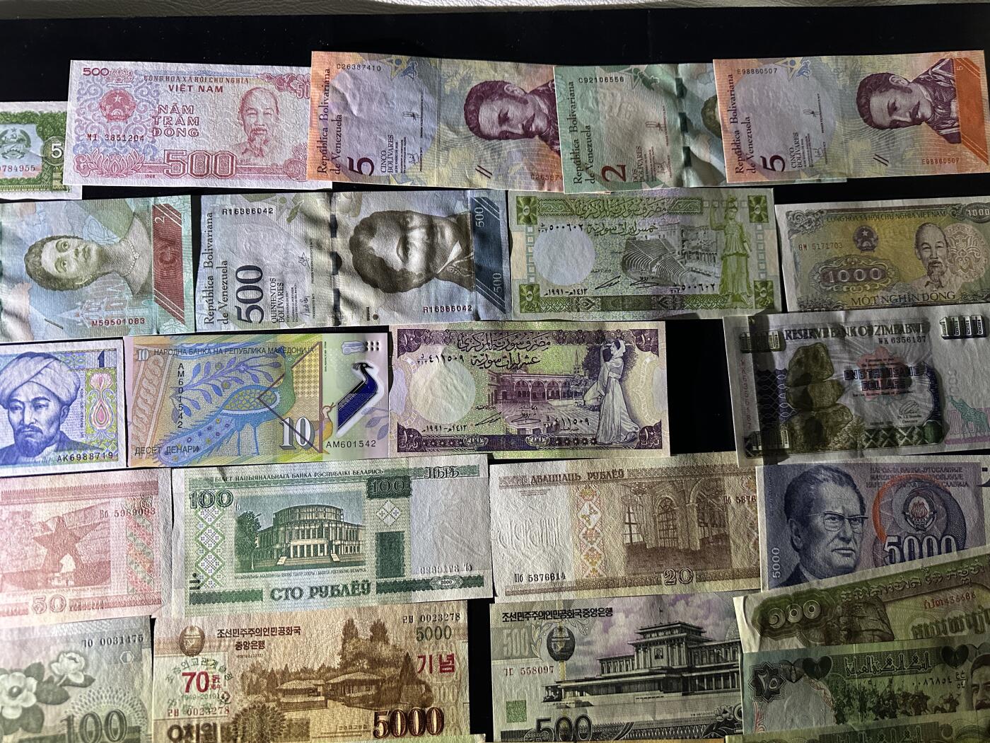 《外钞收藏家》第五百九十八期（2026年新年第一场）（本平台长期征集拍品、欢迎藏友们联系合作） 马达加斯加、斯里兰卡、柬埔寨、老挝等几十张一起 全新 个别不绝 有小瑕疵