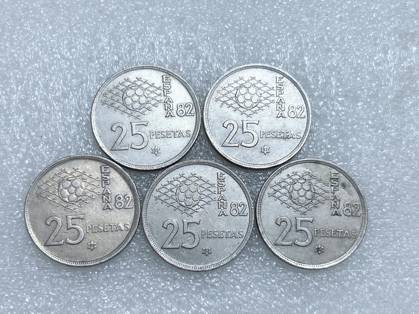 第一海外回流一元起拍收藏 散集专场  第285期 西班牙世界杯足球25比塞塔硬币 5枚