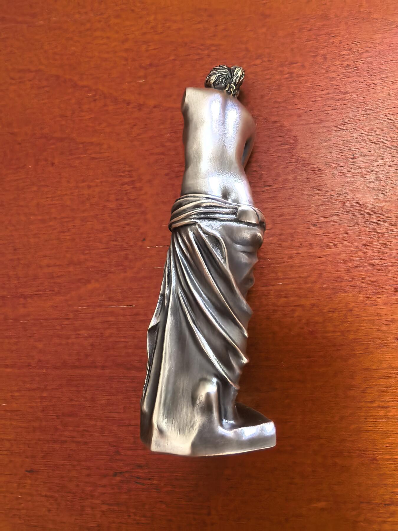 长老汇蛇年精选第九十场拍卖 2022喀麦隆世界雕塑系列一断臂维纳斯5000法郎异形仿古银币，3盎司999银，199枚